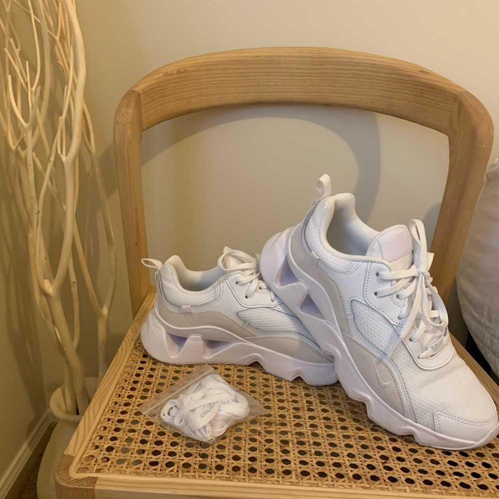 Women’s Nike Ryz 365 2